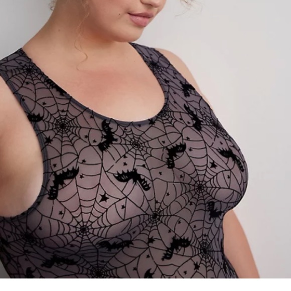 TORRID NWT WEBS & BATS MESH BODYSUIT - HALLOWEEN - Picture 3 of 5